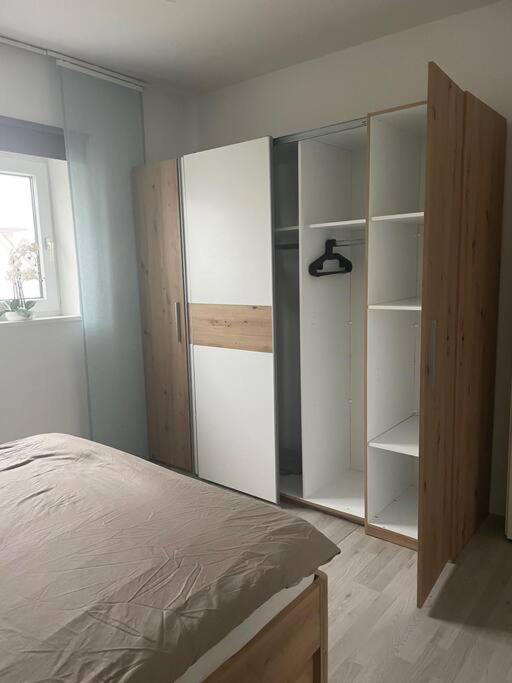 Zentrale Ruhige 3-zimmer-wohnung Appartamento *