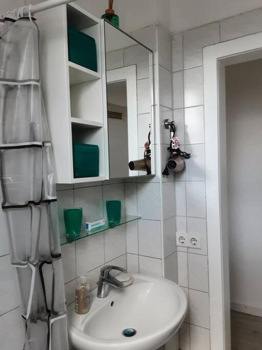 Zentrale Ruhige 3-zimmer-wohnung Appartamento *